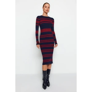 Trendyol Navy Blue Midi úplet Crewneck pruhované šaty