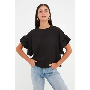 T-shirt da donna Trendyol Detailed