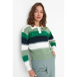 Trendyol Sweater - Grün - Regular fit