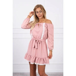 Off-the-shoulder dress and lace powder pink