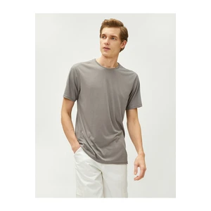 Koton Basic T-shirt Crew Neck Short Sleeves Label Detailed