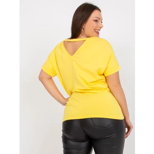 Yellow T-shirt plus sizes with patch