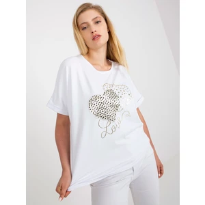 White loose T-shirt of larger size with print