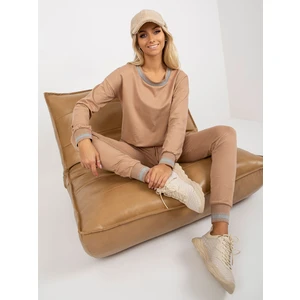 Women's camel tracksuit with hoodless sweatshirt