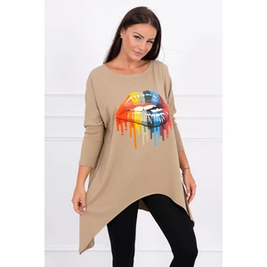 Blouse oversize with rainbow lips print camel