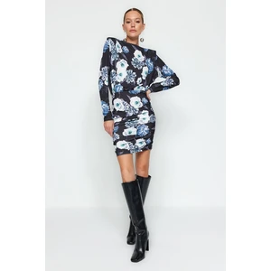 Trendyol Blue Printed Mini, elastické pletené šaty s polstrovaným preťahovaním vypasované/elegantné