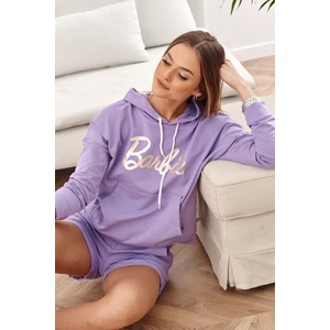 Sweatshirt with short purple shorts