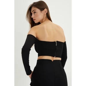 Cool & Sexy Women's Black Zipper Back Crop Blouse B518