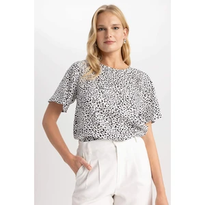 DEFACTO Round Neck Regular Fit Short Sleeve Blouse