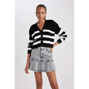 DEFACTO Regular Fit V-Neck Knitwear Cardigan