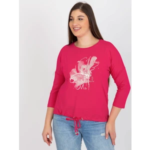 A larger-sized fuchsia blouse for everyday wear with expression