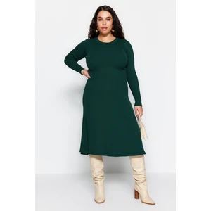 Trendyol Curve Emerald Green Crew Neck Midi pletené šaty