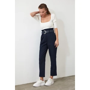 Pantaloni da donna Trendyol Belt detailed