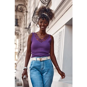 Ribbed top with plum lace