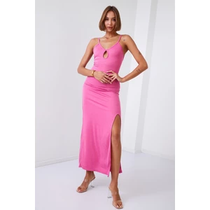 Simple maxi dress with shoulder straps and pink fly