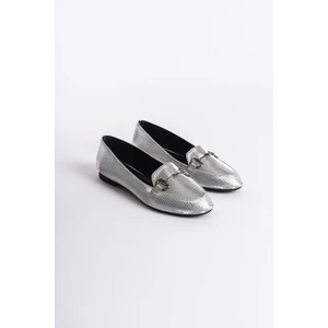 Capone Outfitters Women's Pointed Toe Silvery Buckle Flats