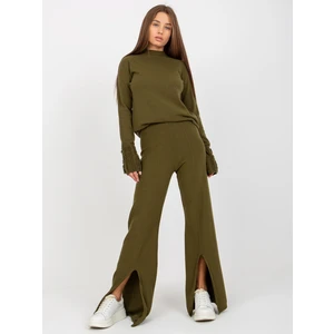 Khaki knitted trousers with slit and elastic waistband