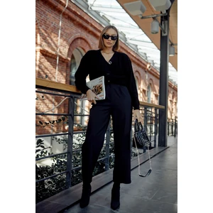 Elegant black trousers with high waist