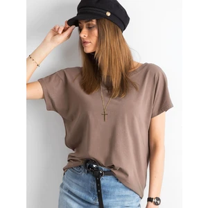 Brown T-shirt with a neckline on the back