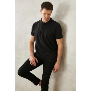 AC&Co / Altınyıldız Classics Męska tkanina bawełniana o profilu antykurczliwym Slim Fit Slim Fit All-Black, Anti-roll Polo Neck T-shirt.