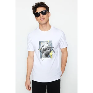 Trendyol White Men's Regular/Regular Cut Fluffy Art Print 100% Cotton T-Shirt.