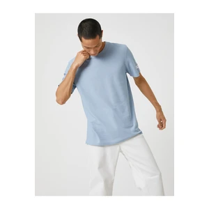 Koton Basic Textured T-Shirt. Crew Neck Short Sleeves.