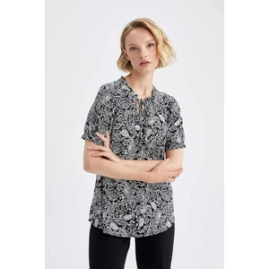 DEFACTO Regular Fit Short Sleeve Short Sleeve Blouse