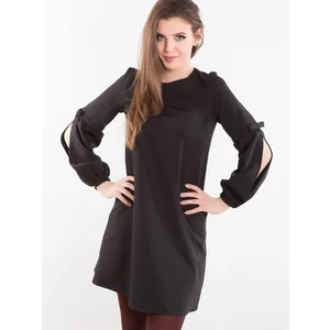 Dress decorated with slits on the sleeves black