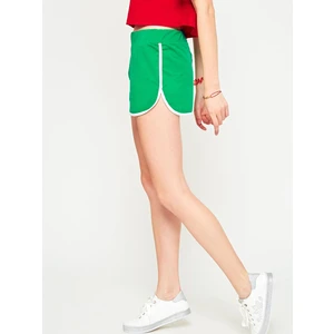 Sports shorts with contrasting trimming green