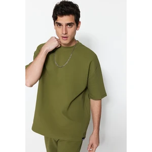 Trendyol Limited Edition Edition Khaki Men's Oversize 100% Cotton with Label, Textured Basic Thick Thick T-Shirt.