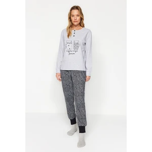 Trendyol Gray Slogan Detailed Tshirt-Jogger Knitted Pajamas Set