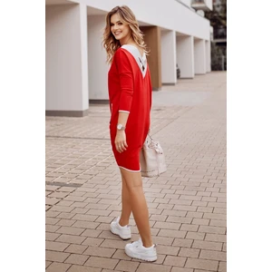 Red-silver crossed dress on the back