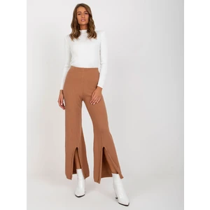 Camel wide knitted trousers with slit