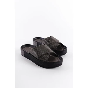 Capone Outfitters Capone Cross Stony Banded Stitched Detailed Wedge Heel Women's Slippers.