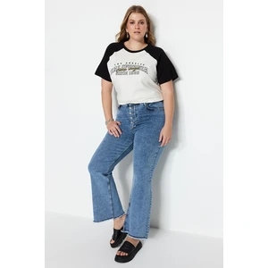 Trendyol Curve Plus Size T-Shirt - Ecru - Regular fit