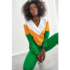 Women's tracksuit in green