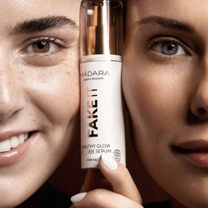 MÁDARA Rozjasňující samoopalovací sérum na tvář Fake It (Healthy Glow Self Tan Serum) 30 ml