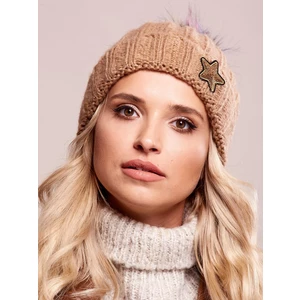 Beanie with a color pompom beige