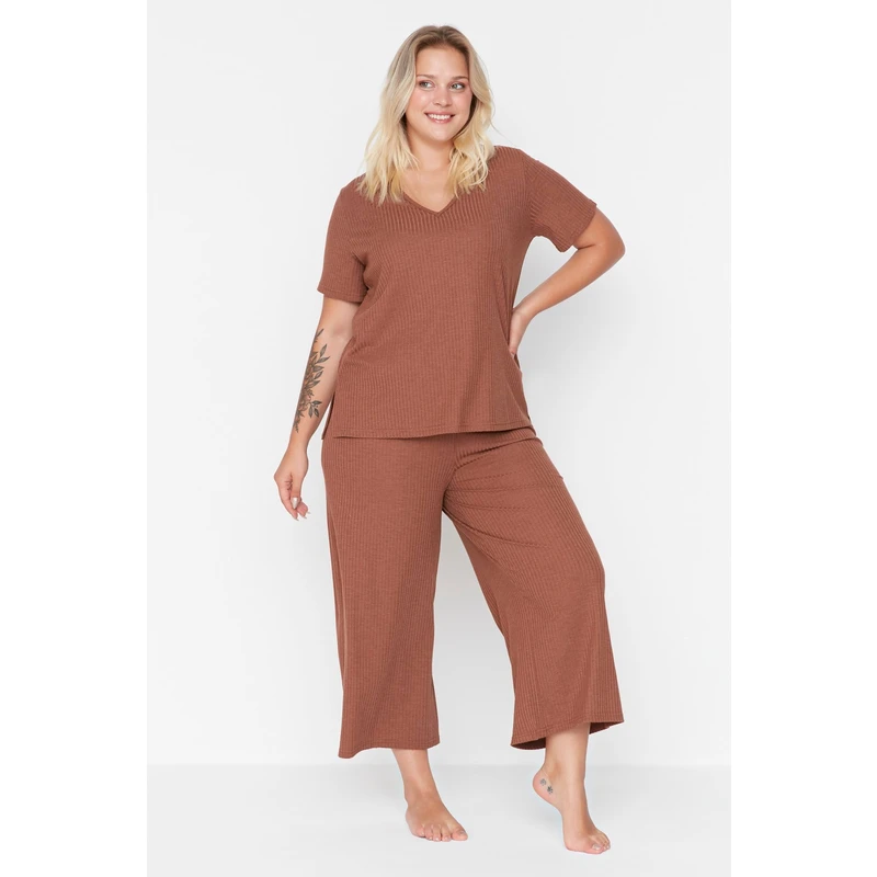 Trendyol Curve Brown Knitted Pajamas Set