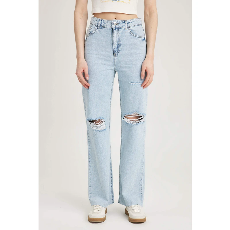 DEFACTO 90's Wide Leg Ripped Detailed Cropped Cut-Length Jeans