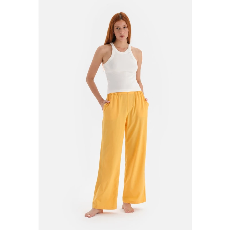 Dagi Off-White Knitted Singlets Top and Woven Bottom Pajamas Set.