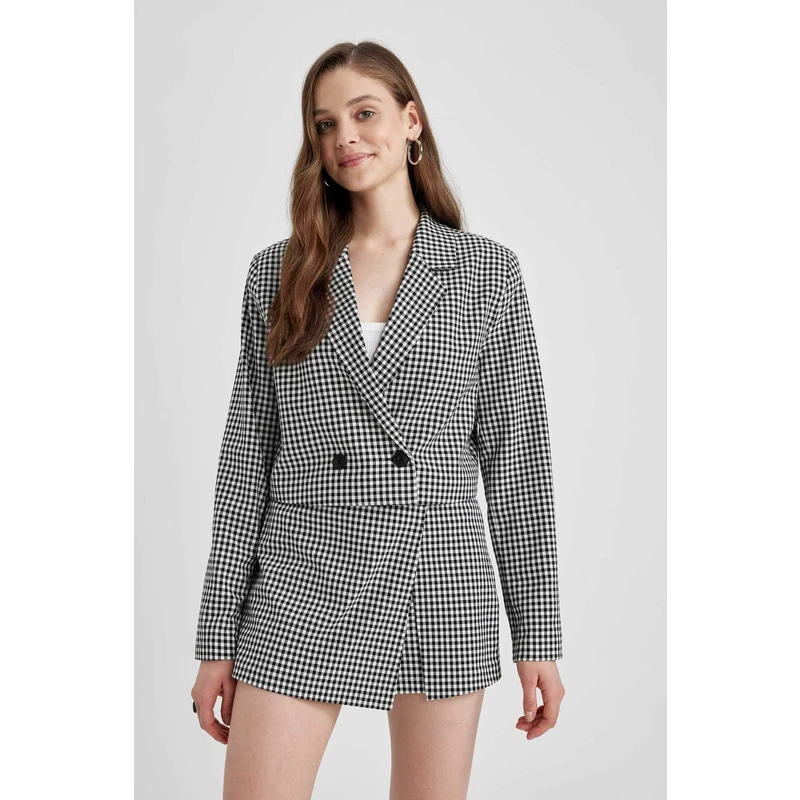 DEFACTO Coool Oversize Fit Square Patterned Buttoned Crop Blazer